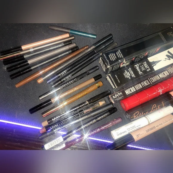 28 Eye Makeup Bundle